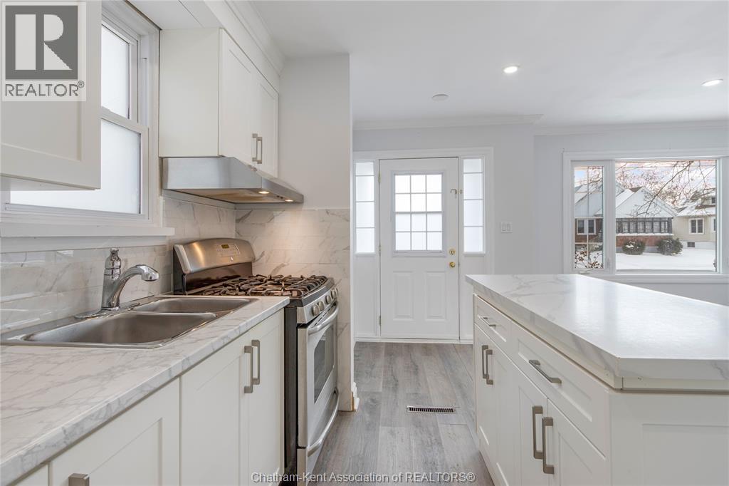 33 Wilson Avenue, Chatham, Ontario  N7L 1K8 - Photo 5 - 26006348