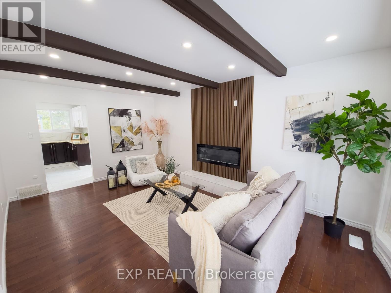 59 Bearbrook Road, Ottawa, Ontario  K1B 3H4 - Photo 3 - X12931642