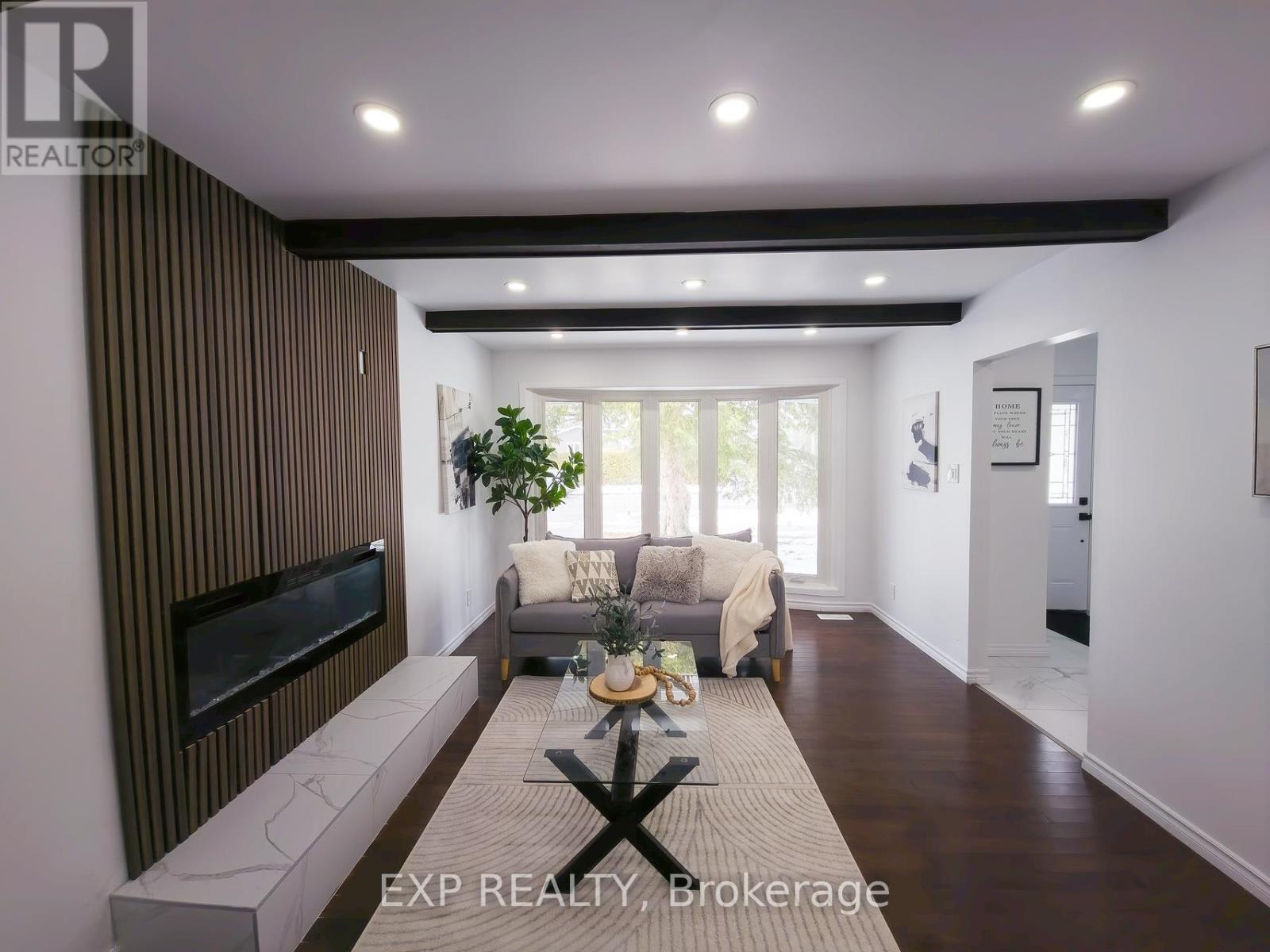 59 Bearbrook Road, Ottawa, Ontario  K1B 3H4 - Photo 4 - X12931642