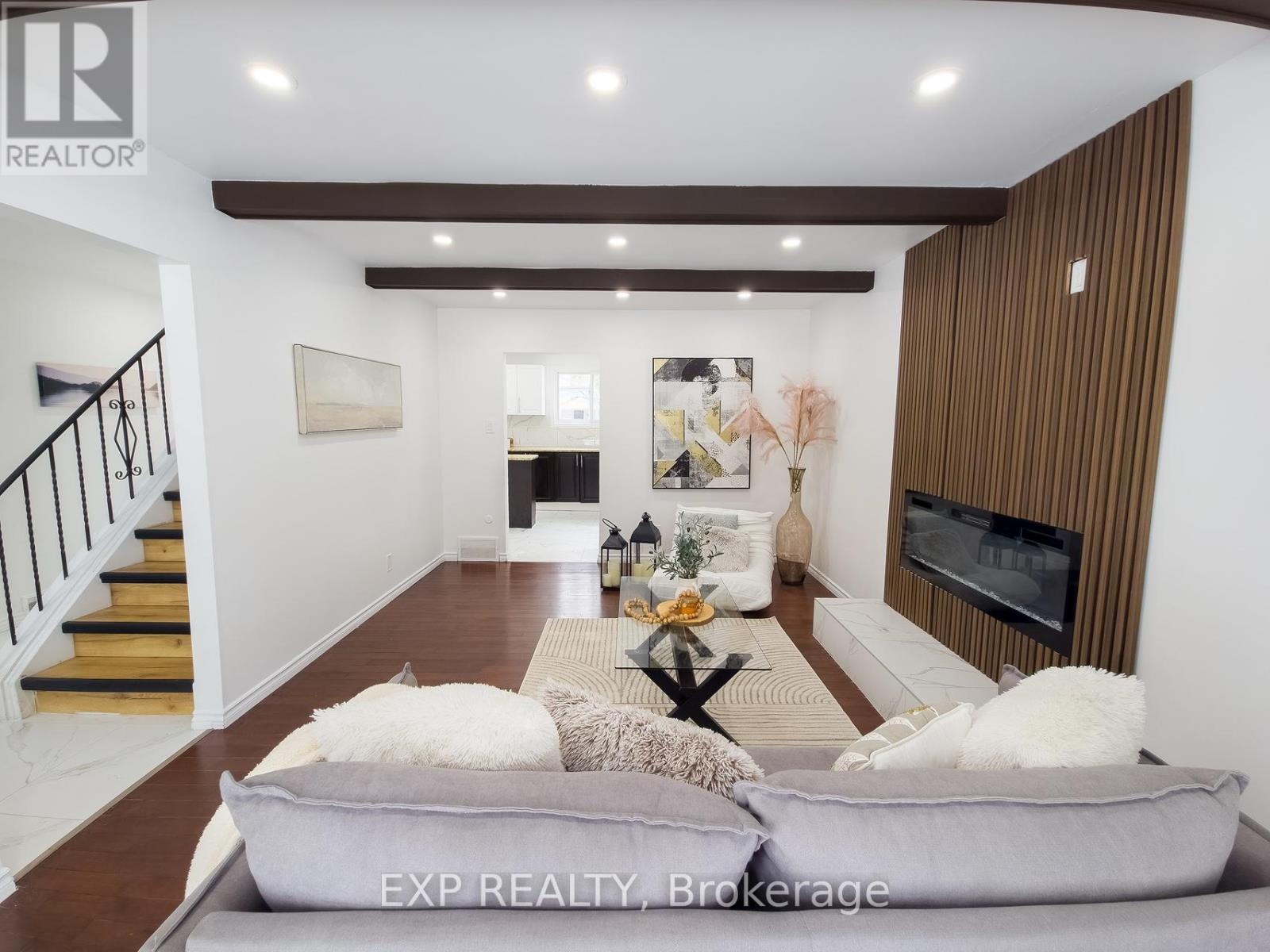 59 Bearbrook Road, Ottawa, Ontario  K1B 3H4 - Photo 5 - X12931642