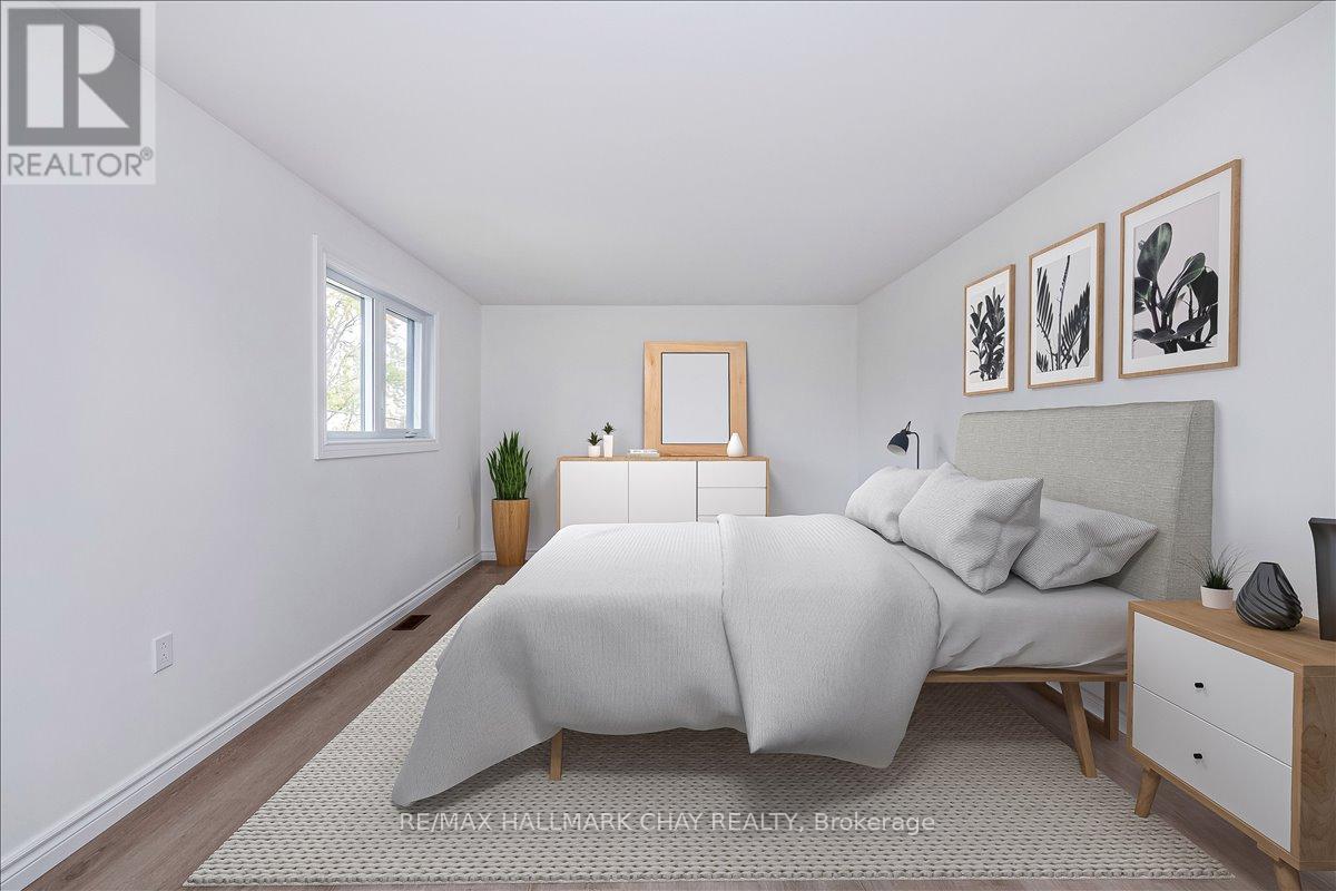 1063 Wood Street, Innisfil, Ontario  L0L 1K0 - Photo 12 - N12931646