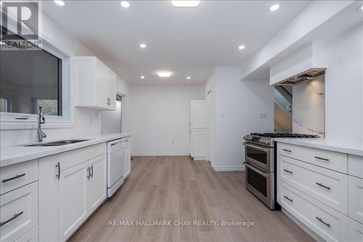 1063 Wood Street, Innisfil, Ontario  L0L 1K0 - Photo 6 - N12931646