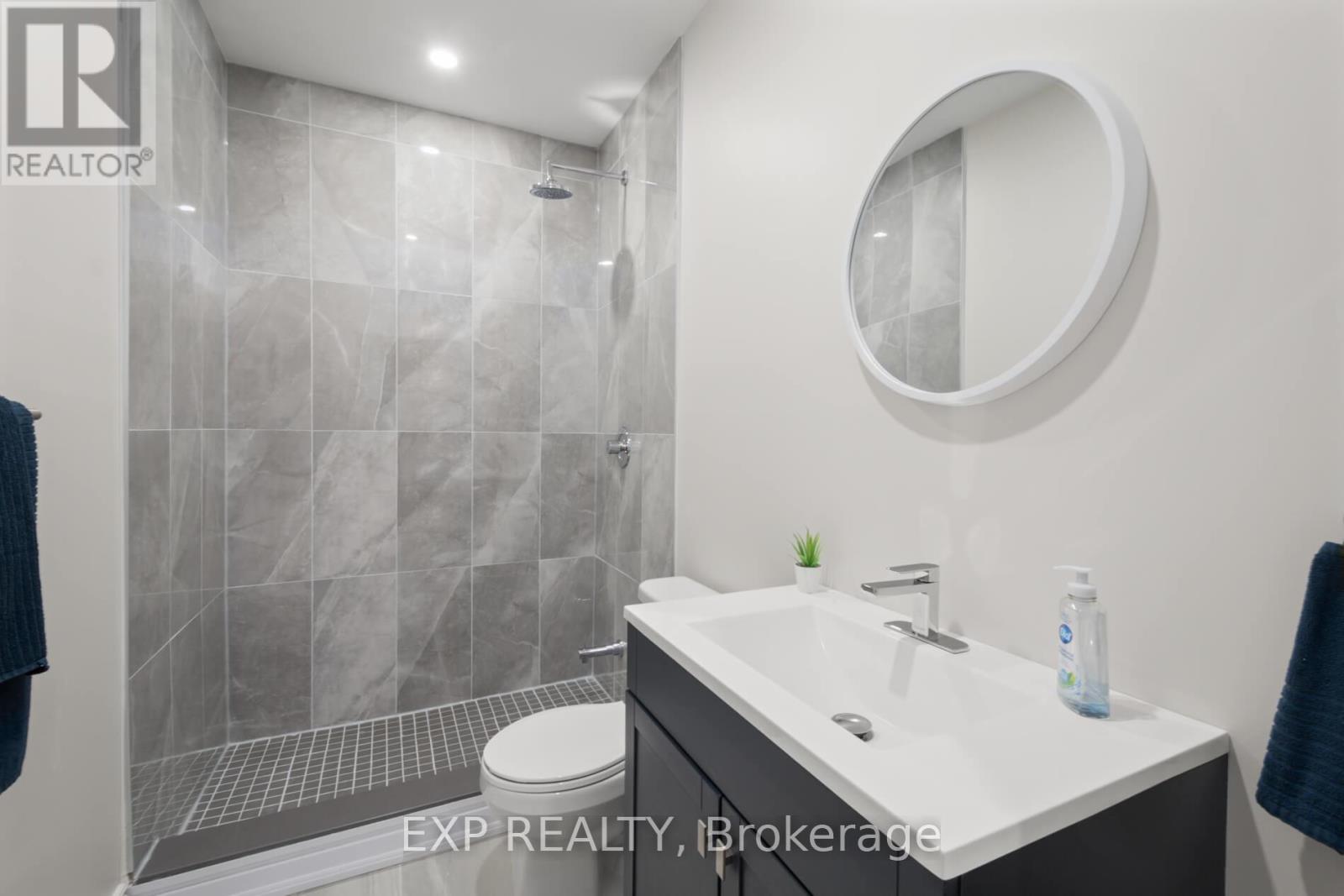 56 Lewis Avenue, Bradford West Gwillimbury, Ontario L3Z 0X2 - Photo 32 - N12457081