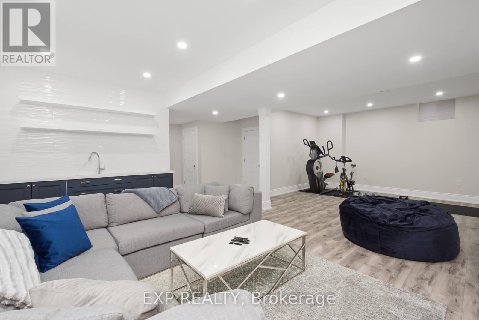 56 Lewis Avenue, Bradford West Gwillimbury, Ontario L3Z 0X2 - Photo 30 - N12457081