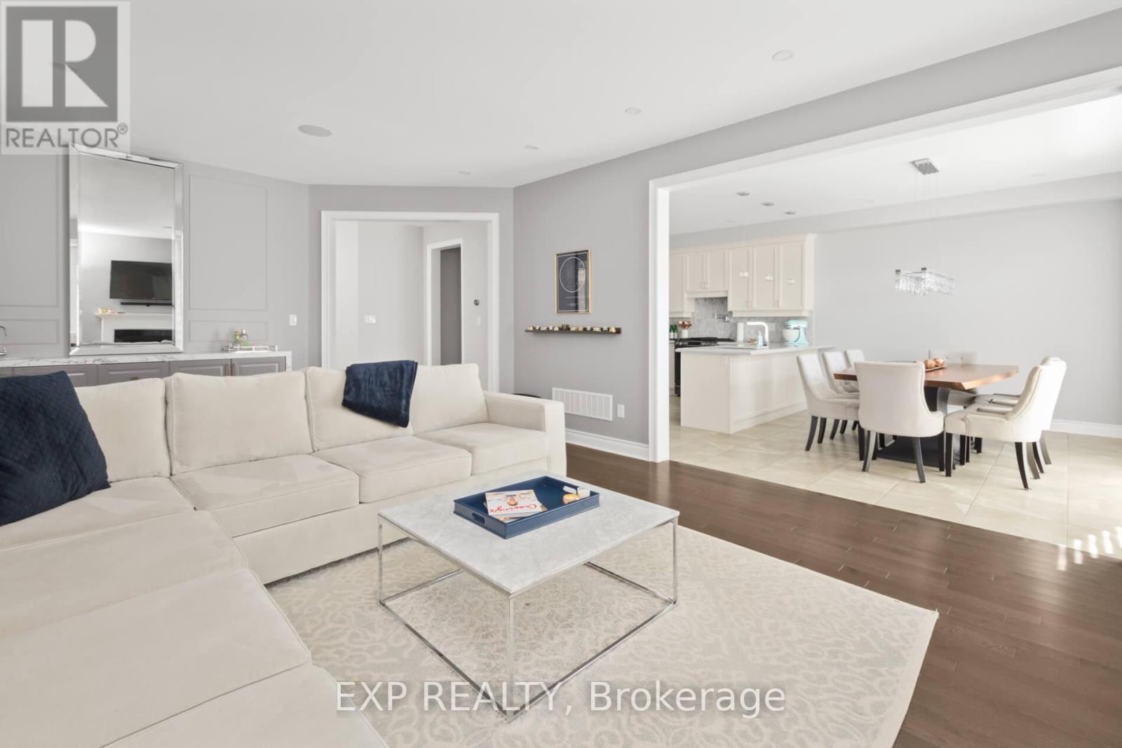 56 Lewis Avenue, Bradford West Gwillimbury, Ontario L3Z 0X2 - Photo 9 - N12457081