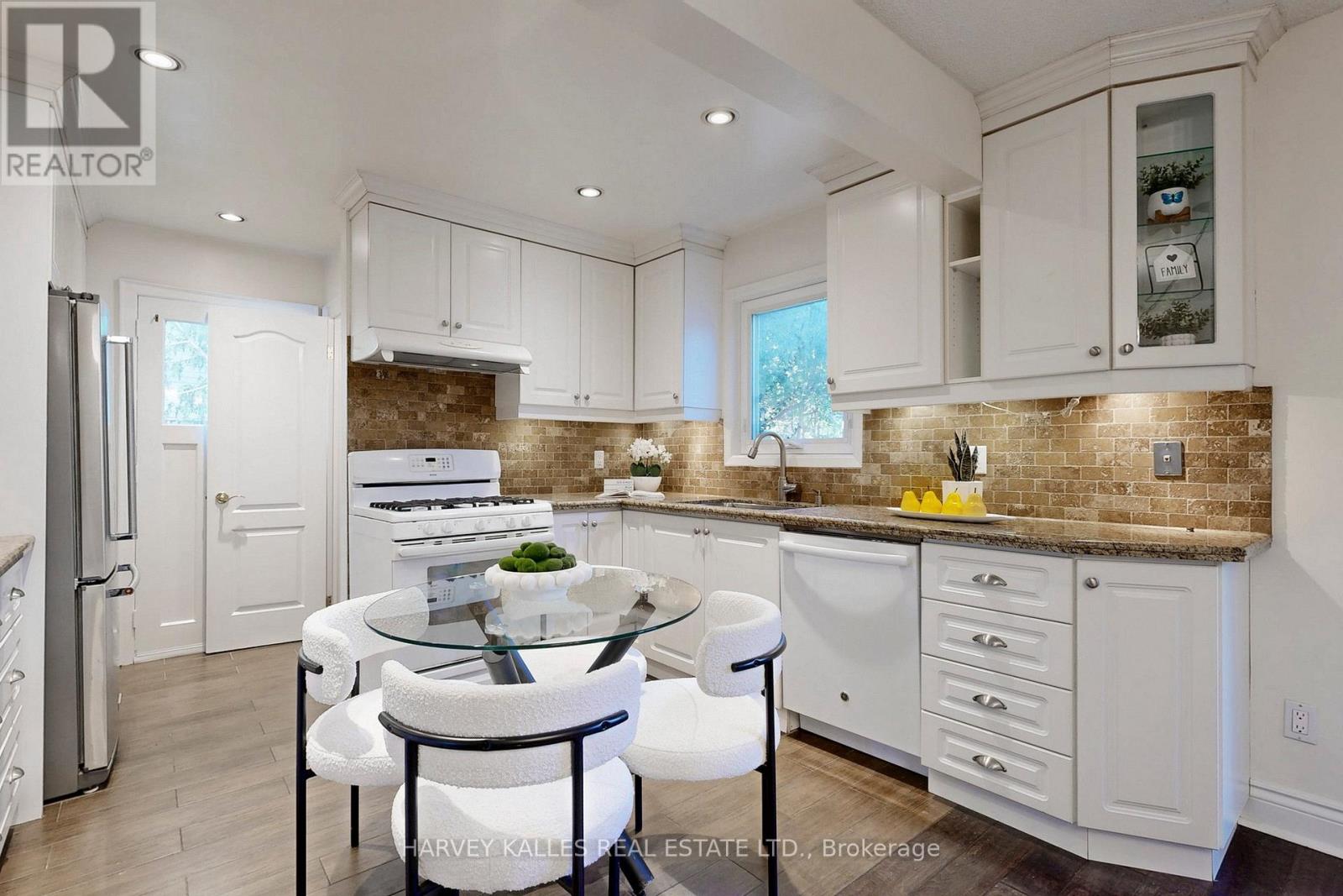 62 Dersingham Crescent, Markham, Ontario  L3T 4E8 - Photo 18 - N12562662