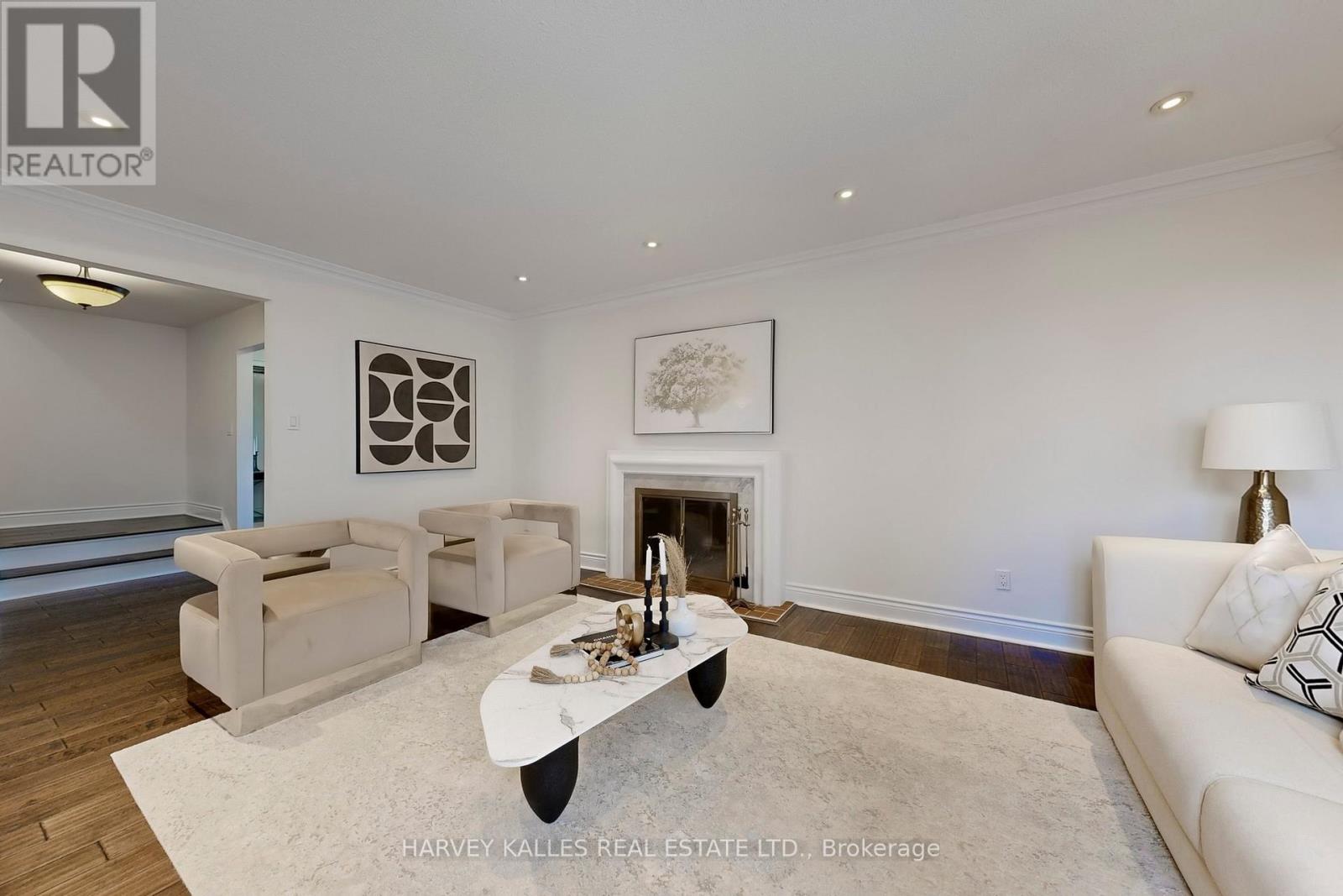 62 Dersingham Crescent, Markham, Ontario  L3T 4E8 - Photo 6 - N12562662