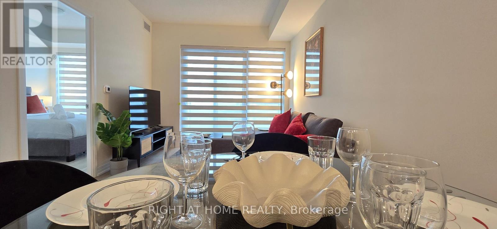 2302 - 15 Watergarden Drive, Mississauga, Ontario  L5R 0H4 - Photo 21 - W12931650