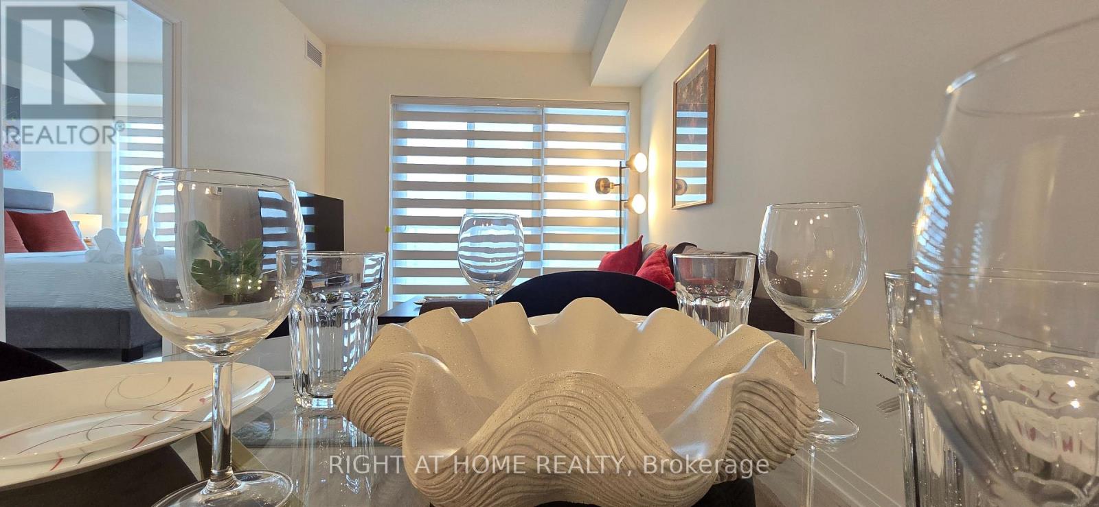 2302 - 15 Watergarden Drive, Mississauga, Ontario  L5R 0H4 - Photo 22 - W12931650