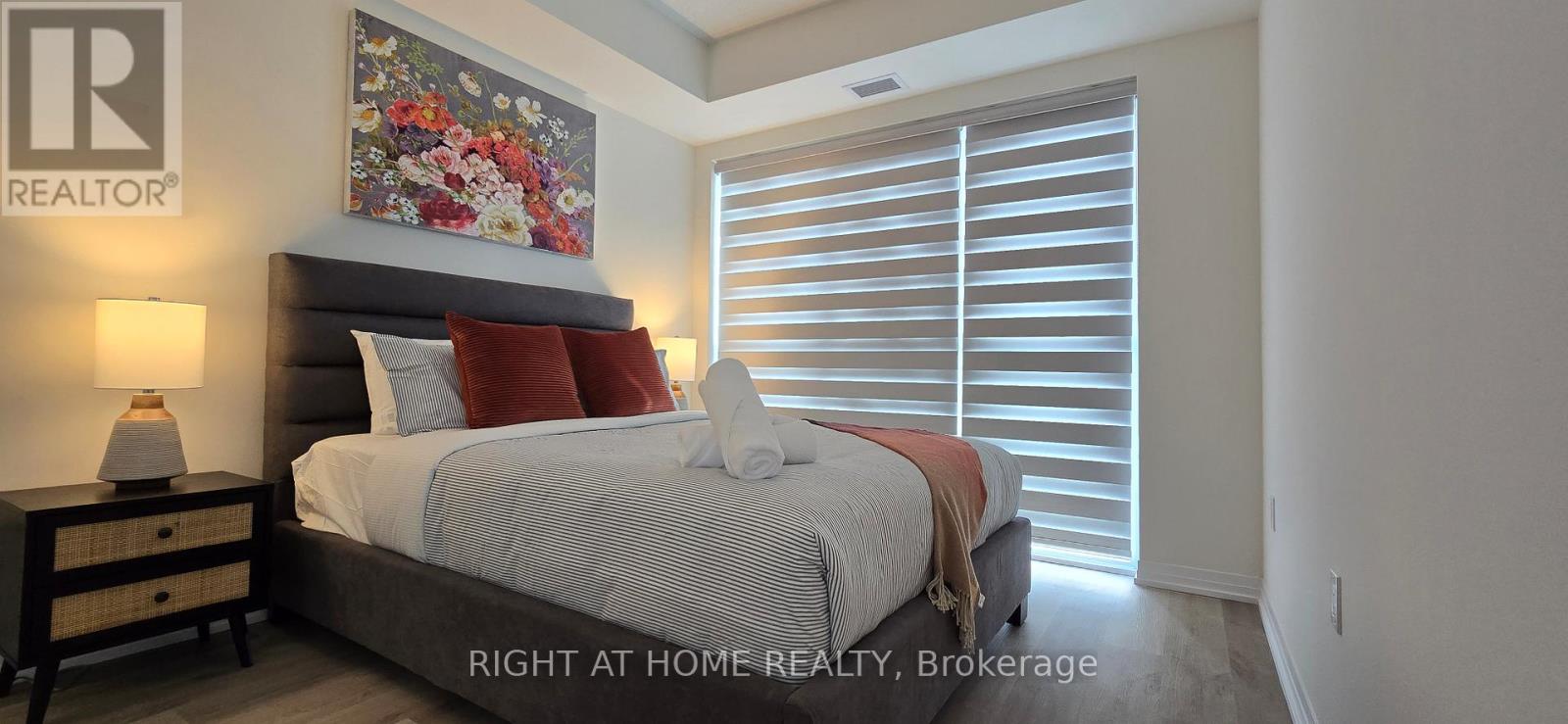 2302 - 15 Watergarden Drive, Mississauga, Ontario  L5R 0H4 - Photo 4 - W12931650