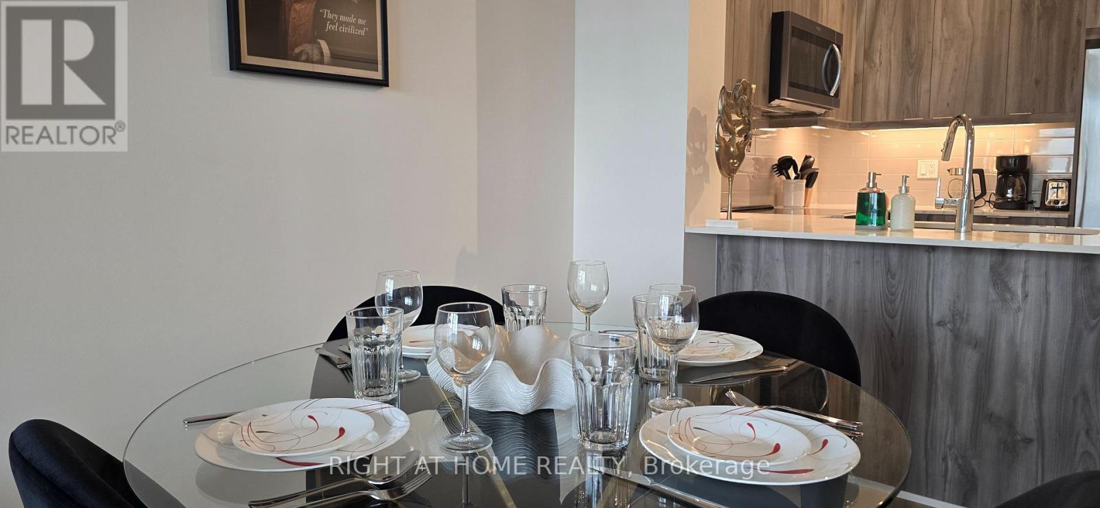 2302 - 15 Watergarden Drive, Mississauga, Ontario  L5R 0H4 - Photo 6 - W12931650