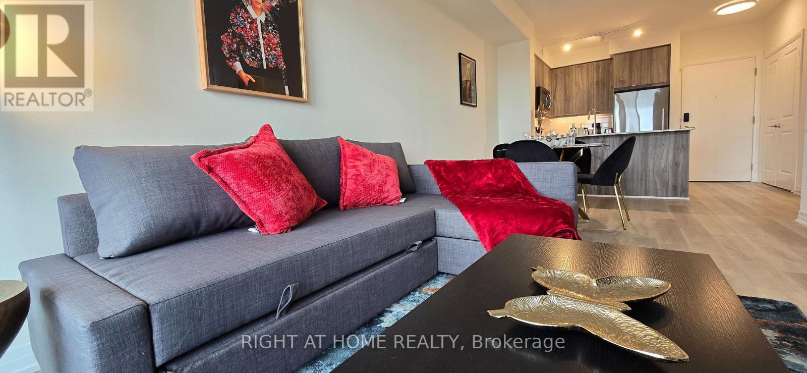 2302 - 15 Watergarden Drive, Mississauga, Ontario  L5R 0H4 - Photo 9 - W12931650