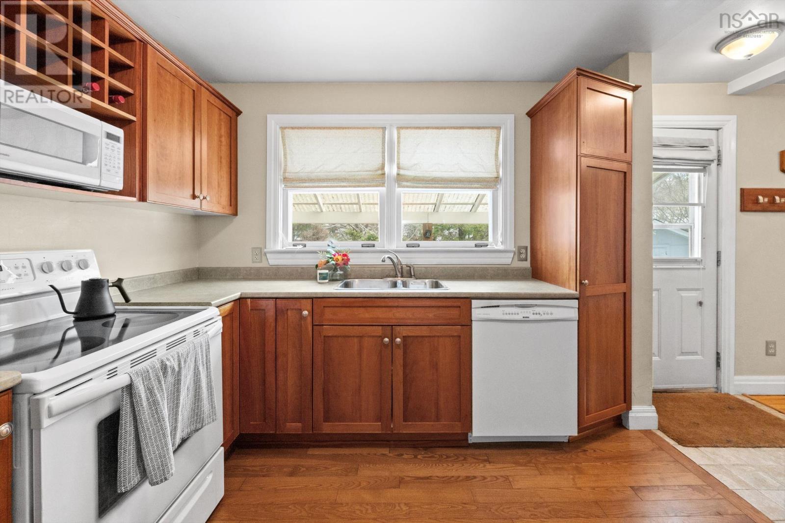 197 Pleasant Street, Truro, Nova Scotia  B2N 3S7 - Photo 11 - 202605526