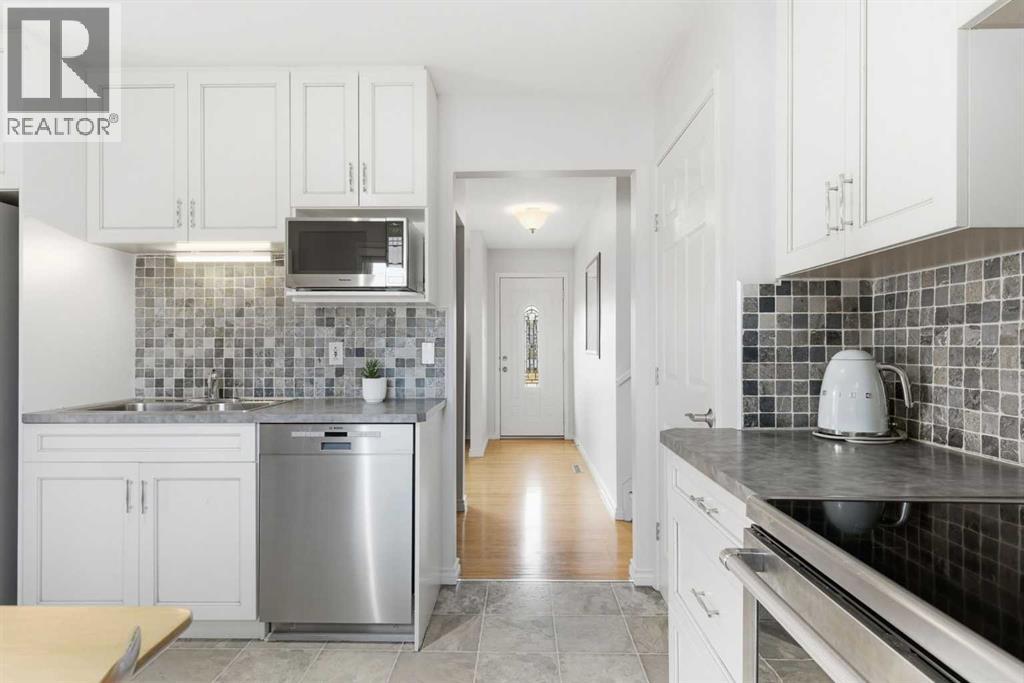 9852 Athens Road Se, Calgary, Alberta  T2J 1B9 - Photo 18 - A2295694