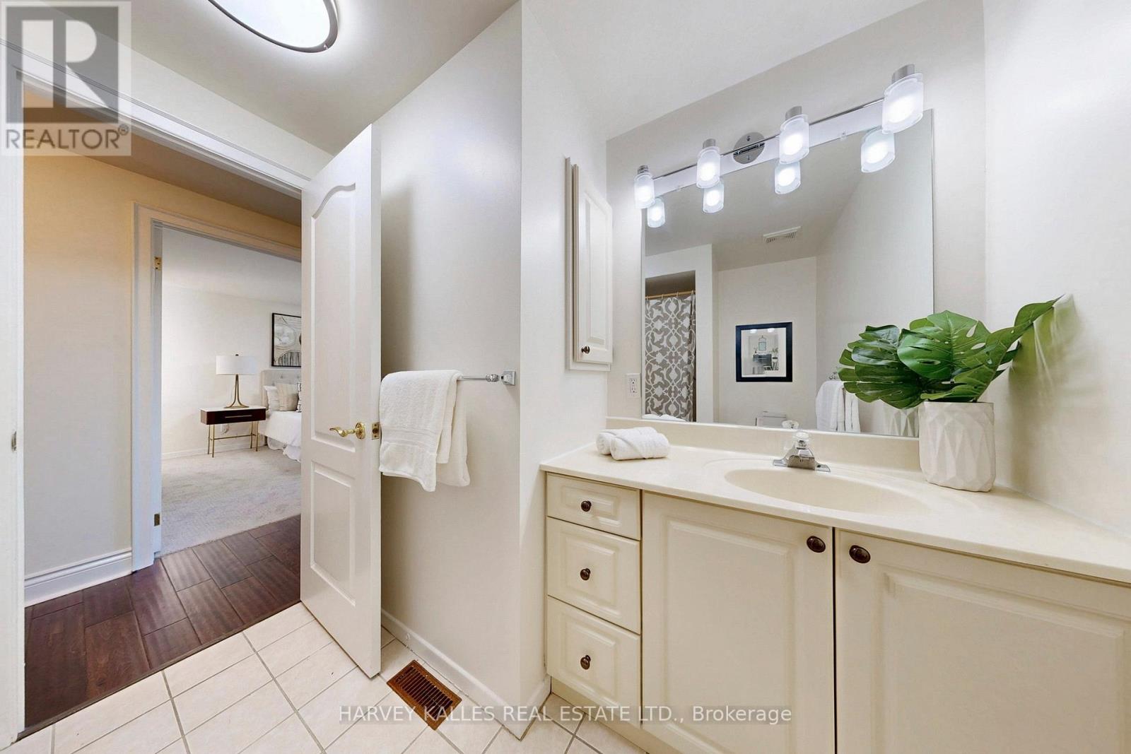 62 Dersingham Crescent, Markham, Ontario  L3T 4E8 - Photo 28 - N12562662