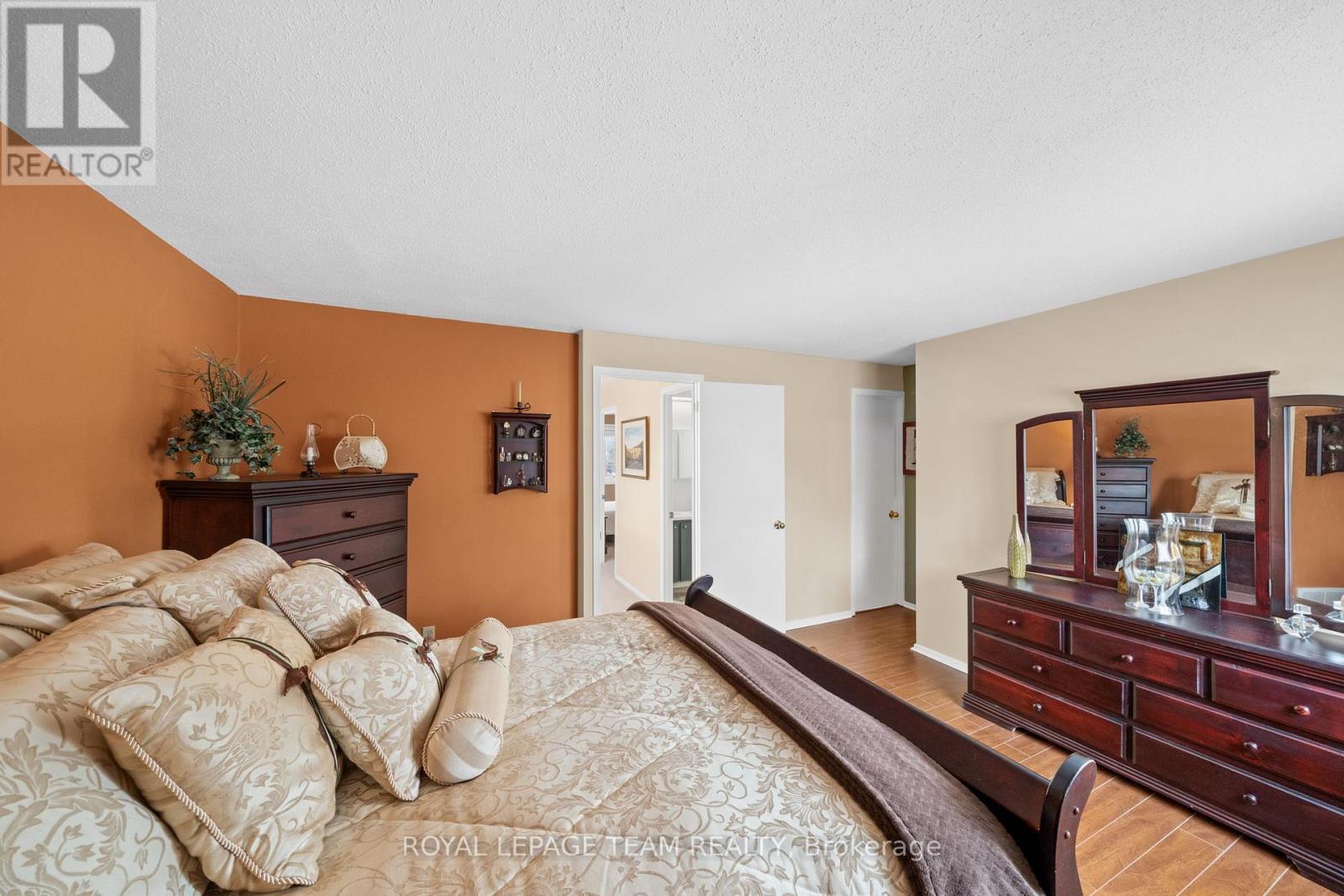 7942 Decarie Drive, Ottawa, Ontario  K1C 2K3 - Photo 16 - X12931652