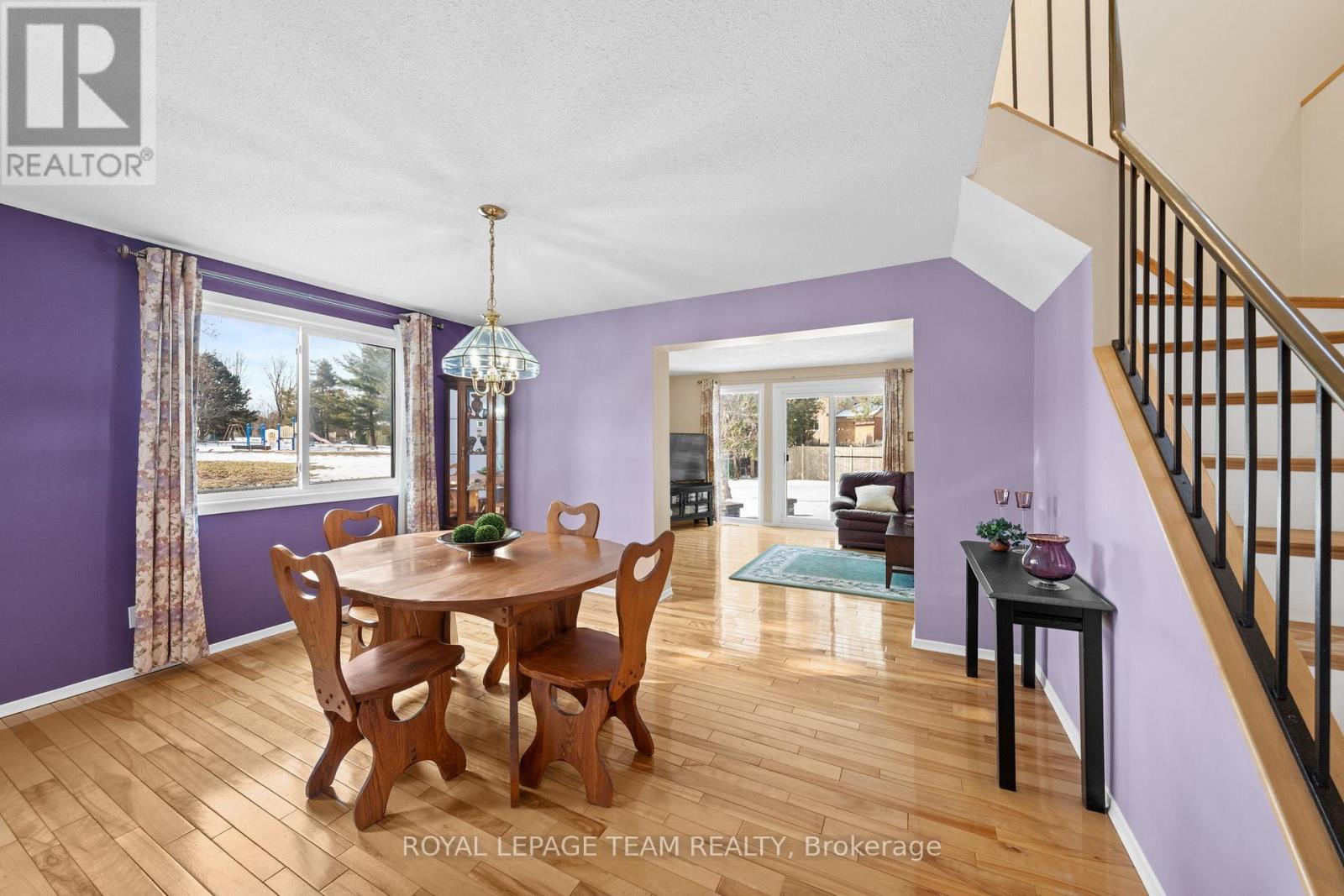 7942 Decarie Drive, Ottawa, Ontario  K1C 2K3 - Photo 3 - X12931652