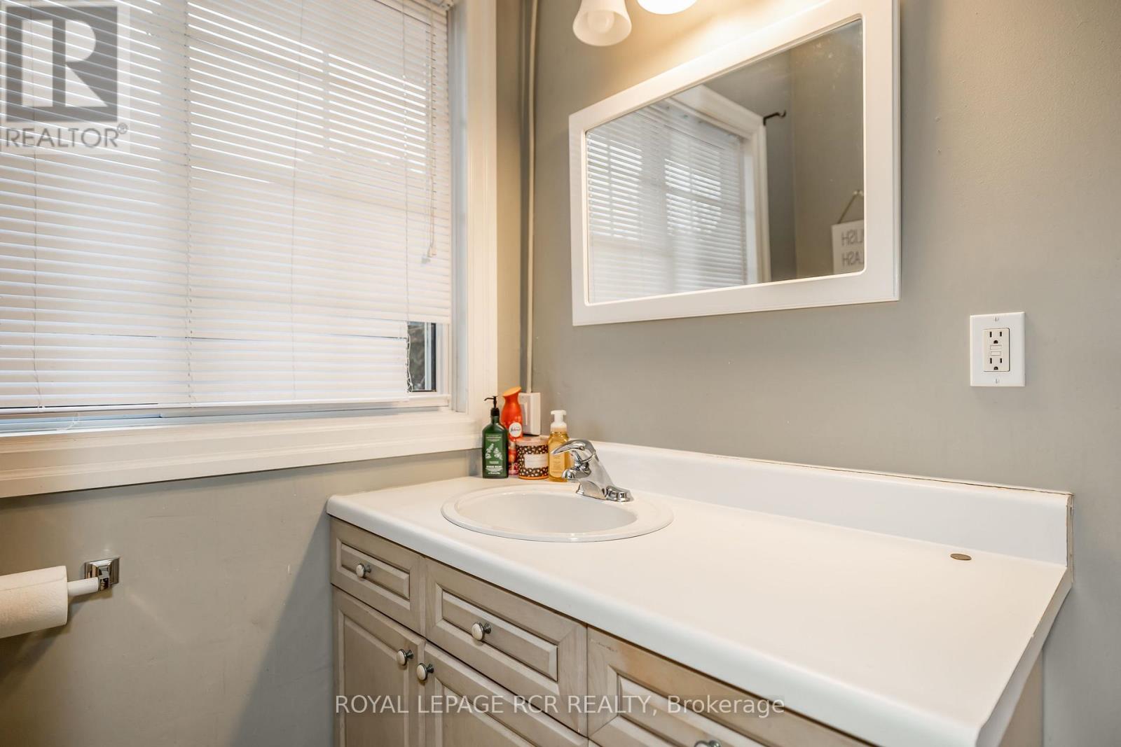 1 - 22 Centre Street, Bradford West Gwillimbury (Bradford), Ontario  L3Z 2P7 - Photo 12 - N12931672