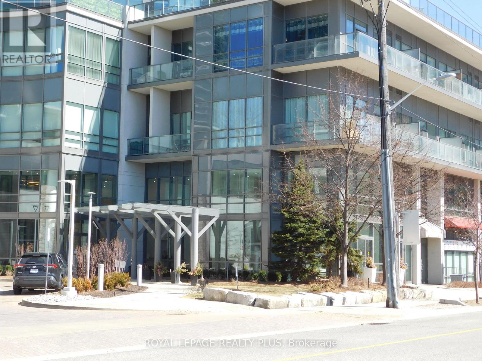 2005 - 2240 Lakeshore Boulevard W, Toronto, Ontario  M8V 0B1 - Photo 4 - W12809902