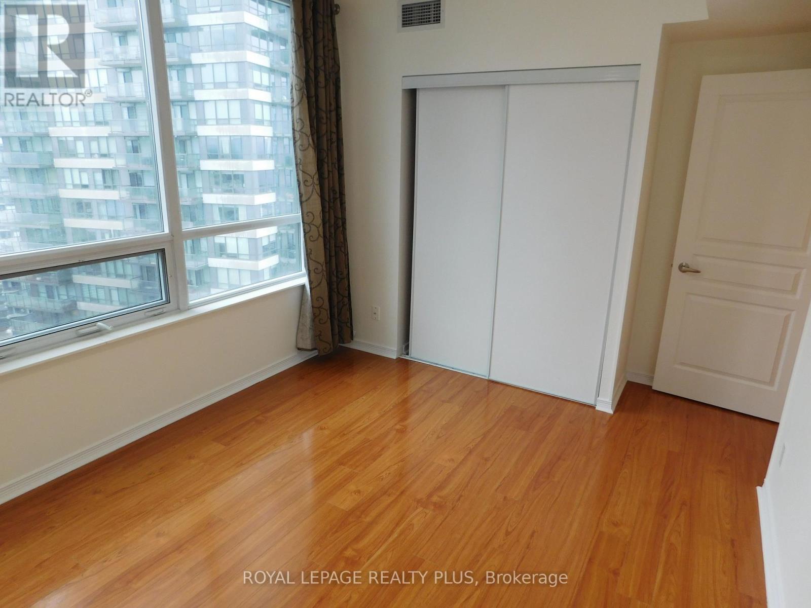 2005 - 2240 Lakeshore Boulevard W, Toronto, Ontario  M8V 0B1 - Photo 20 - W12809902