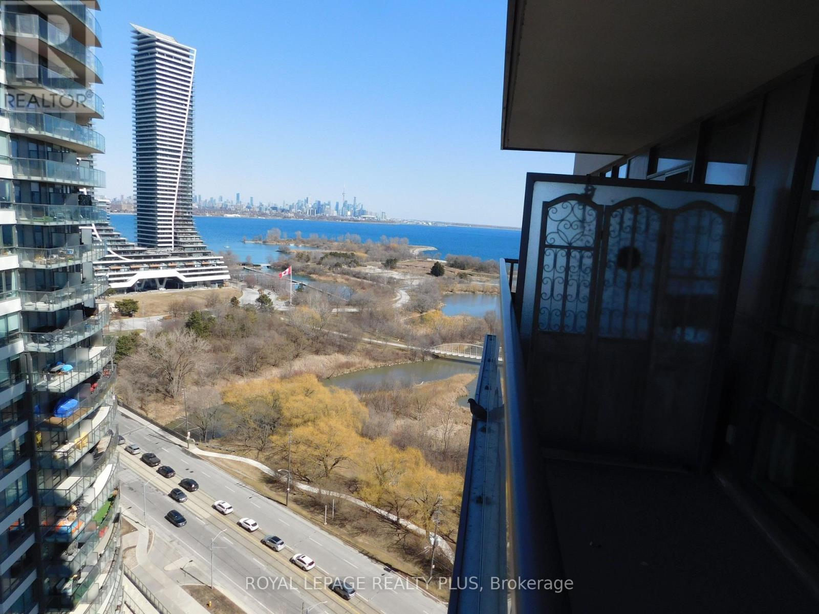 2005 - 2240 LAKESHORE BOULEVARD W, Toronto, Ontario