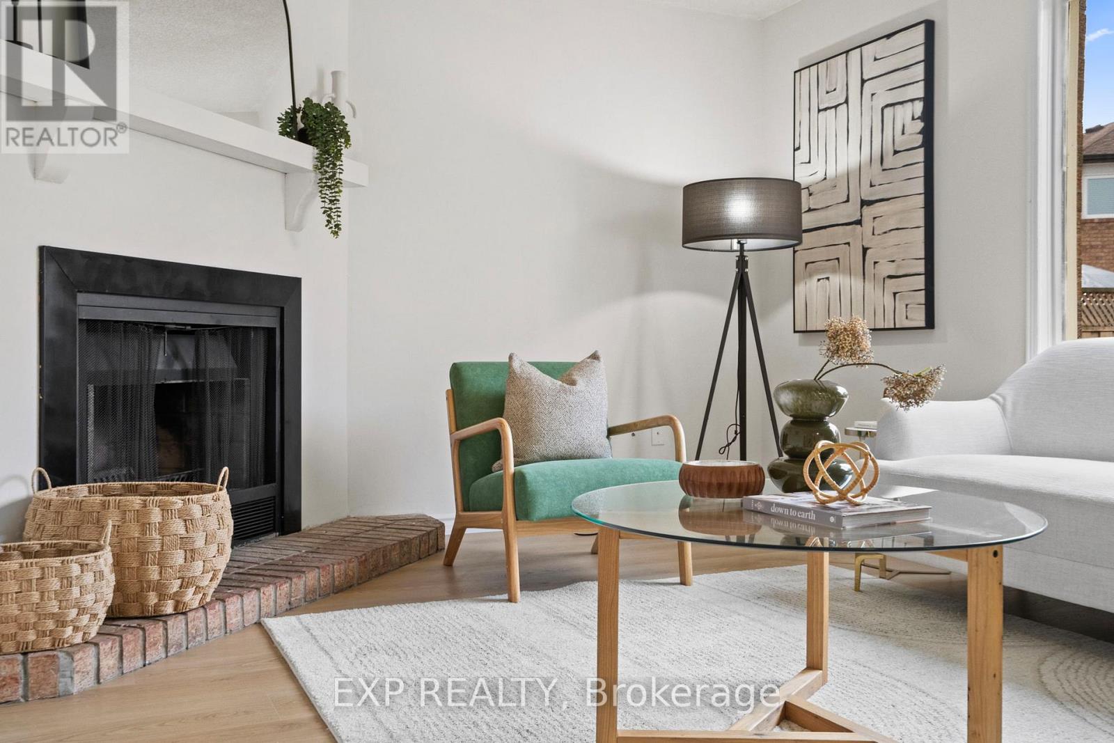 3365 Nutcracker Drive, Mississauga, Ontario  L5N 6E6 - Photo 2 - W12920086