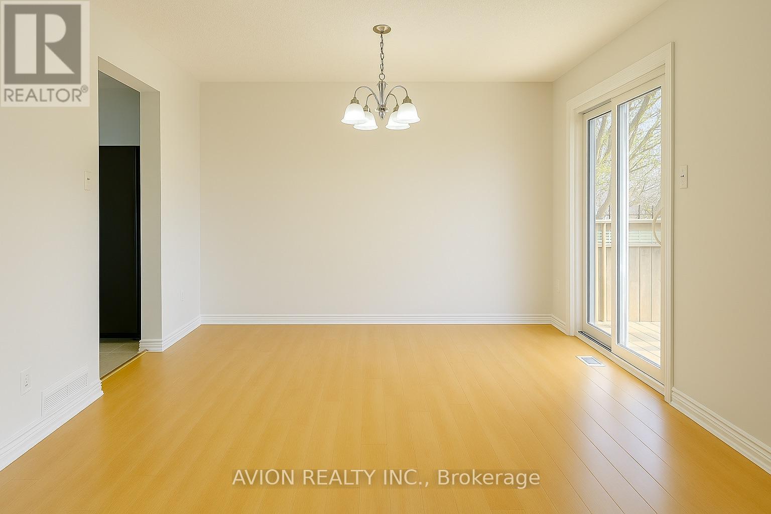 2 - 5536 Montevideo Road, Mississauga, Ontario  L5N 2P4 - Photo 3 - W12931662