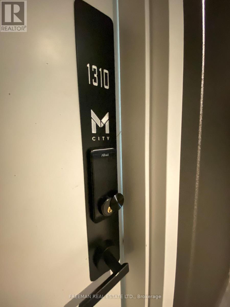 1310 - 3900 Confederation Parkway, Mississauga, Ontario  L5B 0M3 - Photo 4 - W12931664