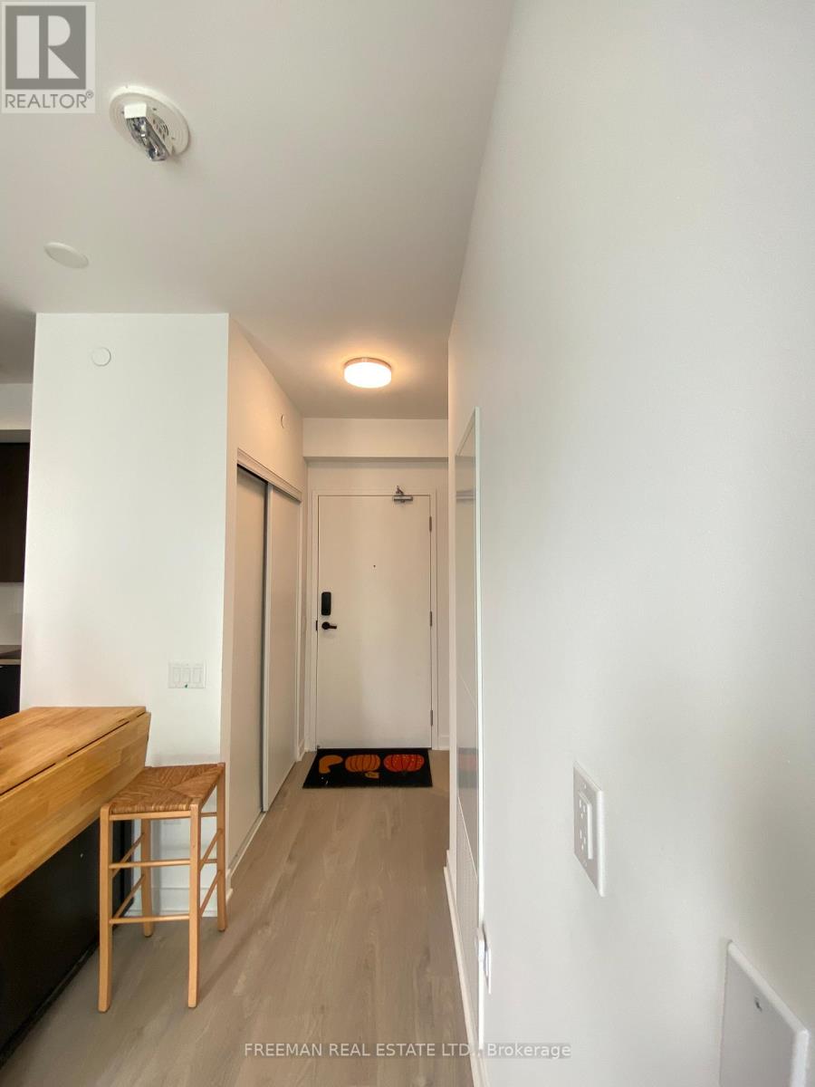 1310 - 3900 Confederation Parkway, Mississauga, Ontario  L5B 0M3 - Photo 5 - W12931664