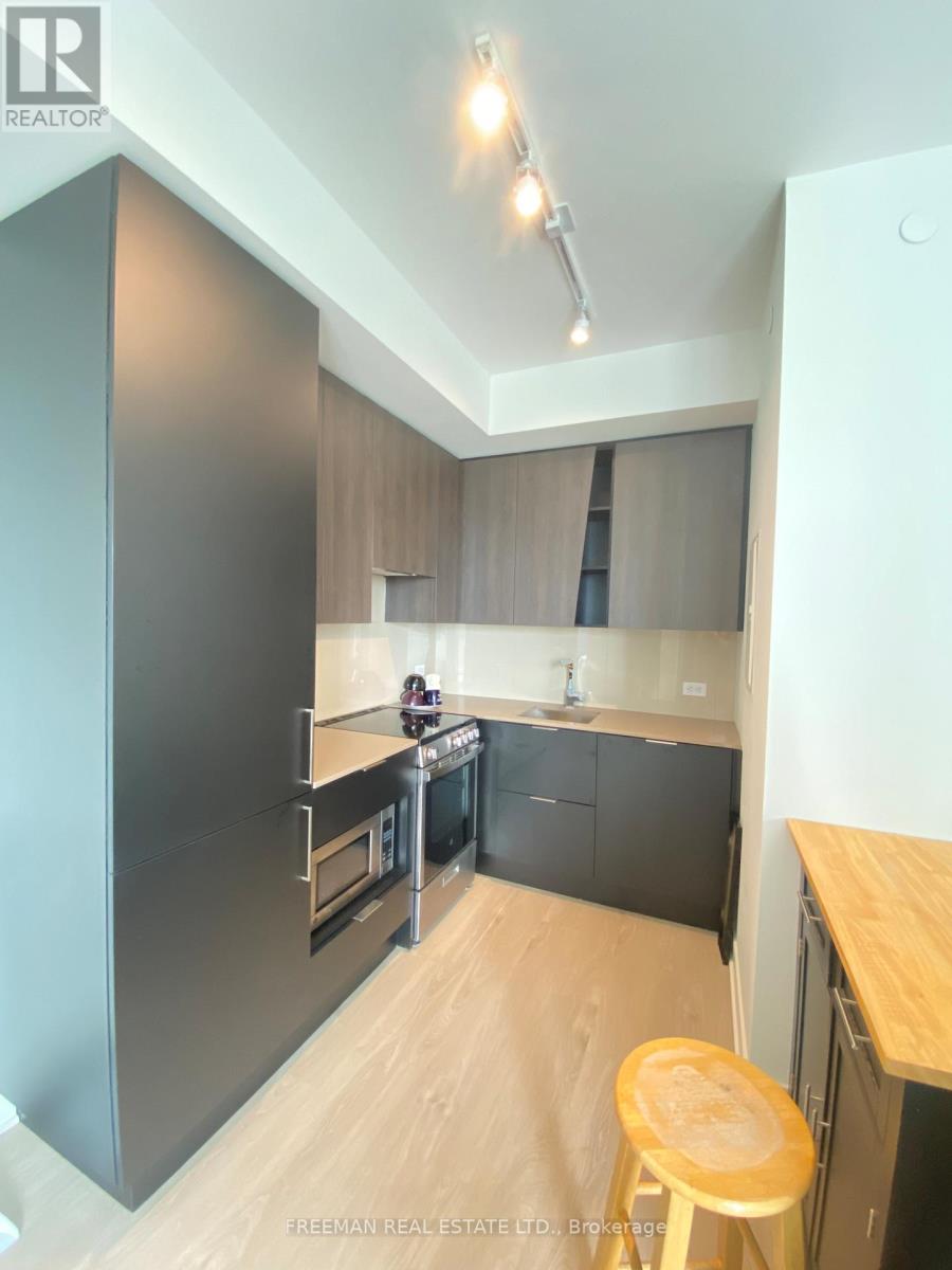 1310 - 3900 Confederation Parkway, Mississauga, Ontario  L5B 0M3 - Photo 7 - W12931664