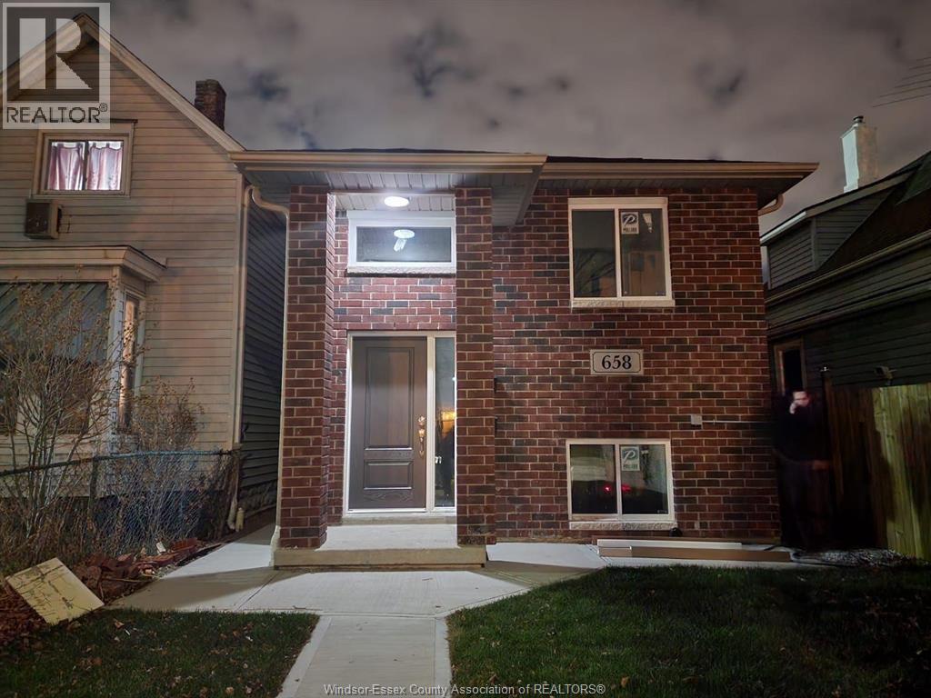 MLS# 26006421: 658 CARON AVENUE Unit# 2, Windsor, Canada
