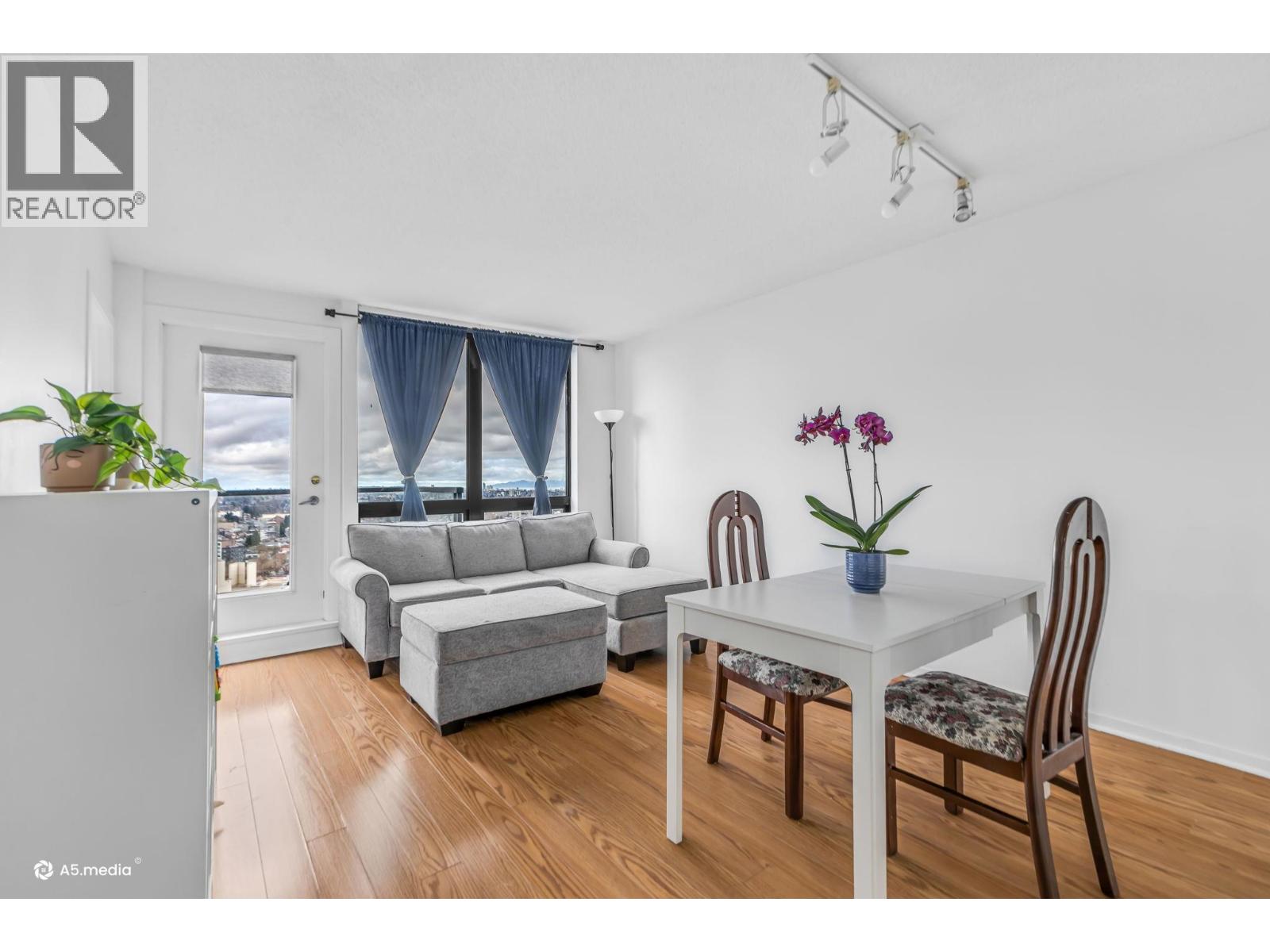 2508 3663 Crowley Drive, Vancouver, British Columbia V5R 6H4 - Photo 7 - R3102484