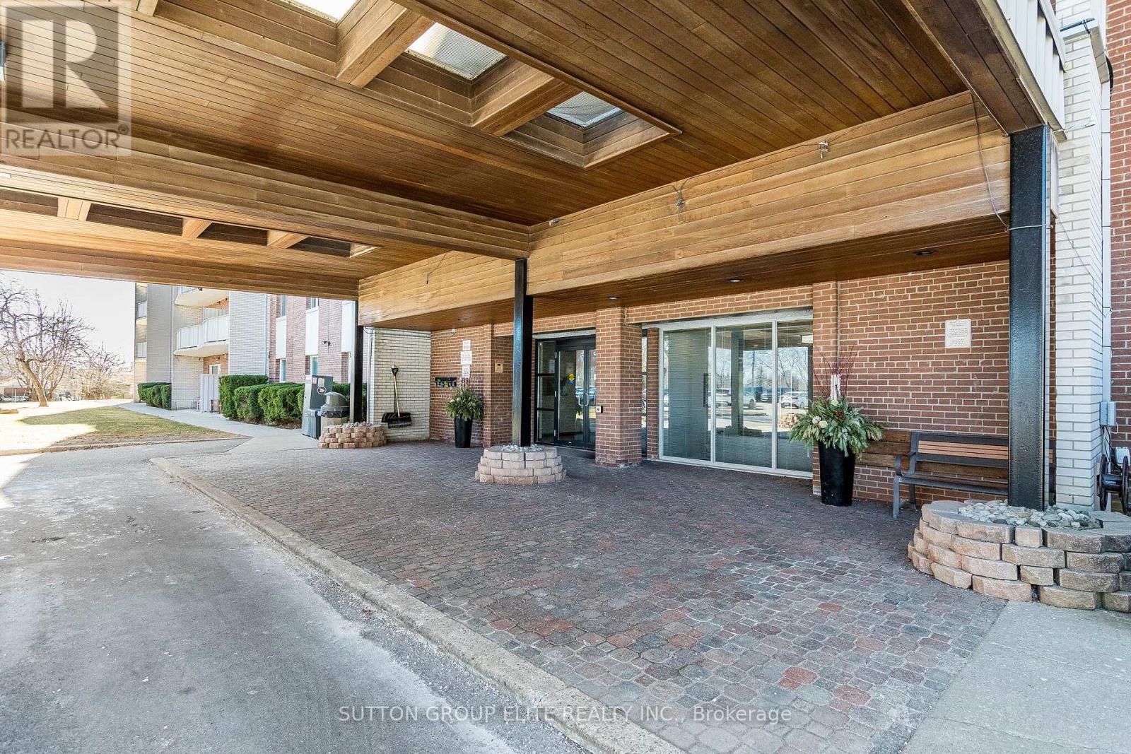 502 - 1660 Bloor Street, Mississauga, Ontario  L4X 1R9 - Photo 4 - W12930340