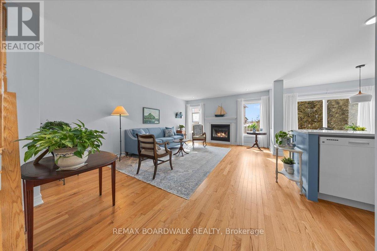 617 Capuchon Way, Ottawa, Ontario  K4A 0W2 - Photo 6 - X12928442