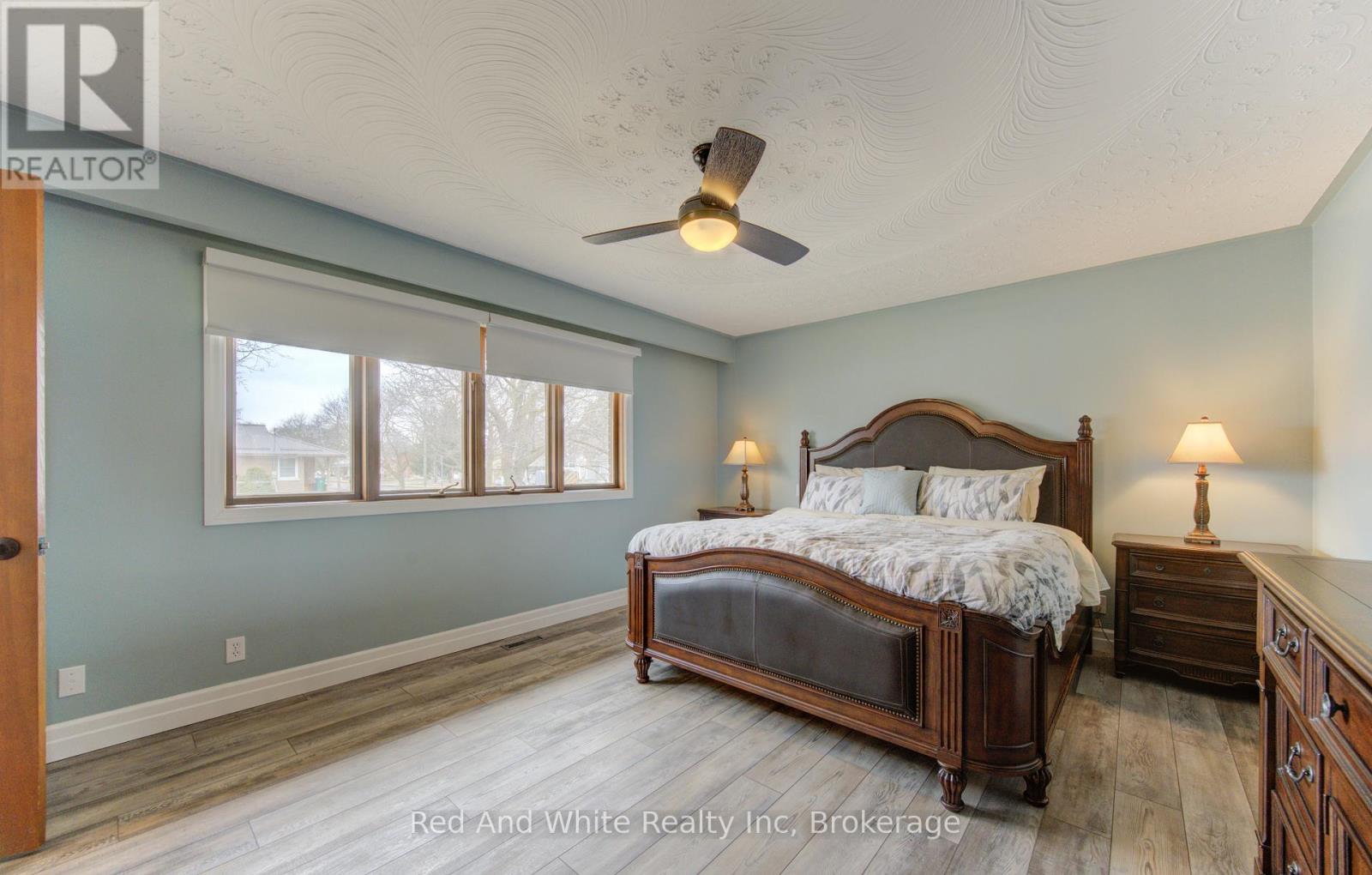 449 Greenfield Avenue, Kitchener, Ontario  N2C 1E9 - Photo 15 - X12931716