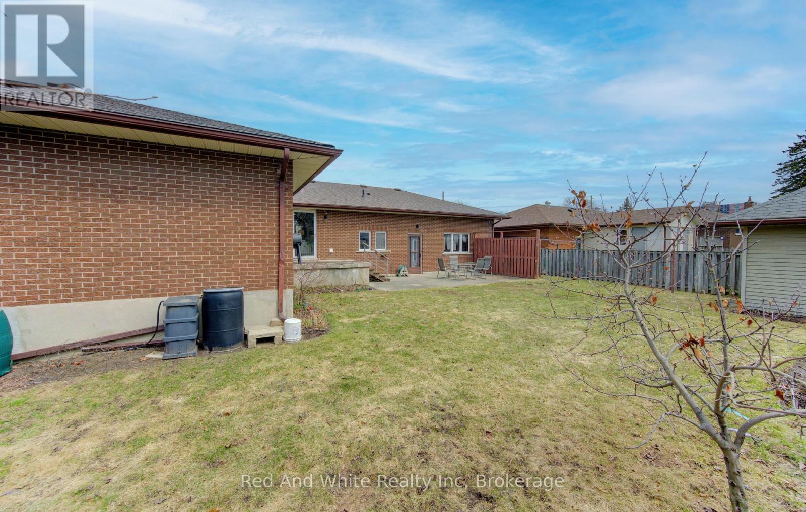 449 Greenfield Avenue, Kitchener, Ontario  N2C 1E9 - Photo 34 - X12931716