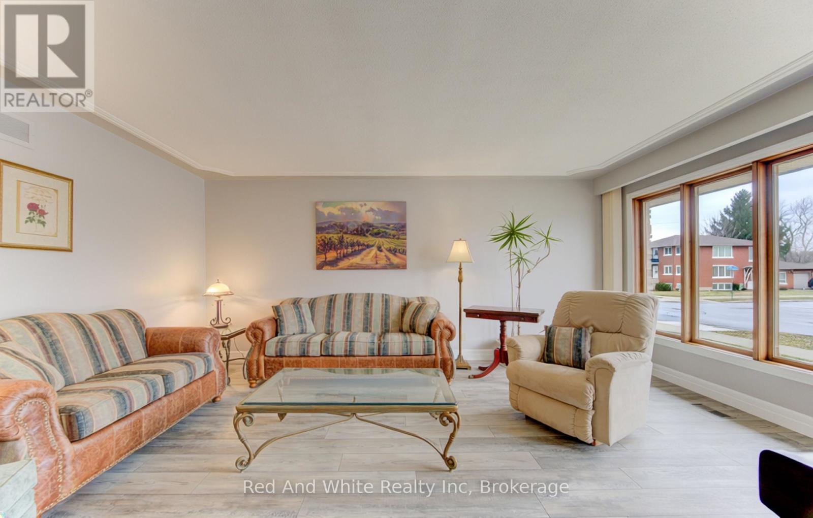 449 Greenfield Avenue, Kitchener, Ontario  N2C 1E9 - Photo 4 - X12931716