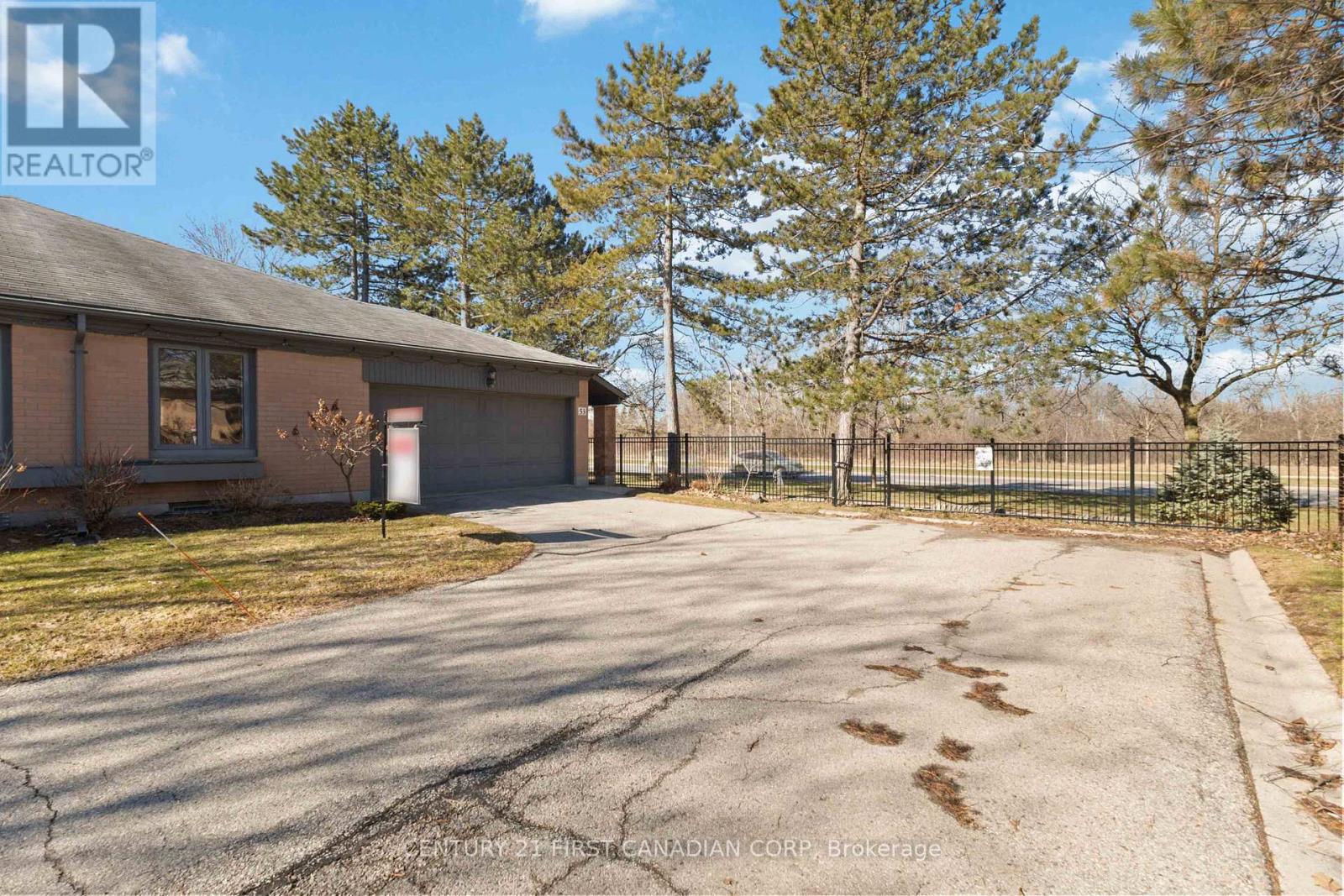 53 - 50 Fiddlers Green Road, London North, Ontario  N6H 4T4 - Photo 3 - X12931690