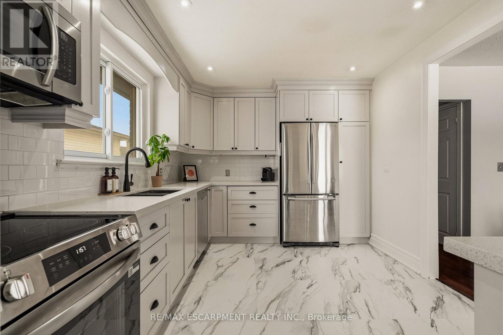 777 Hillcrest Road, Pickering, Ontario  L1W 2P5 - Photo 19 - E12931700