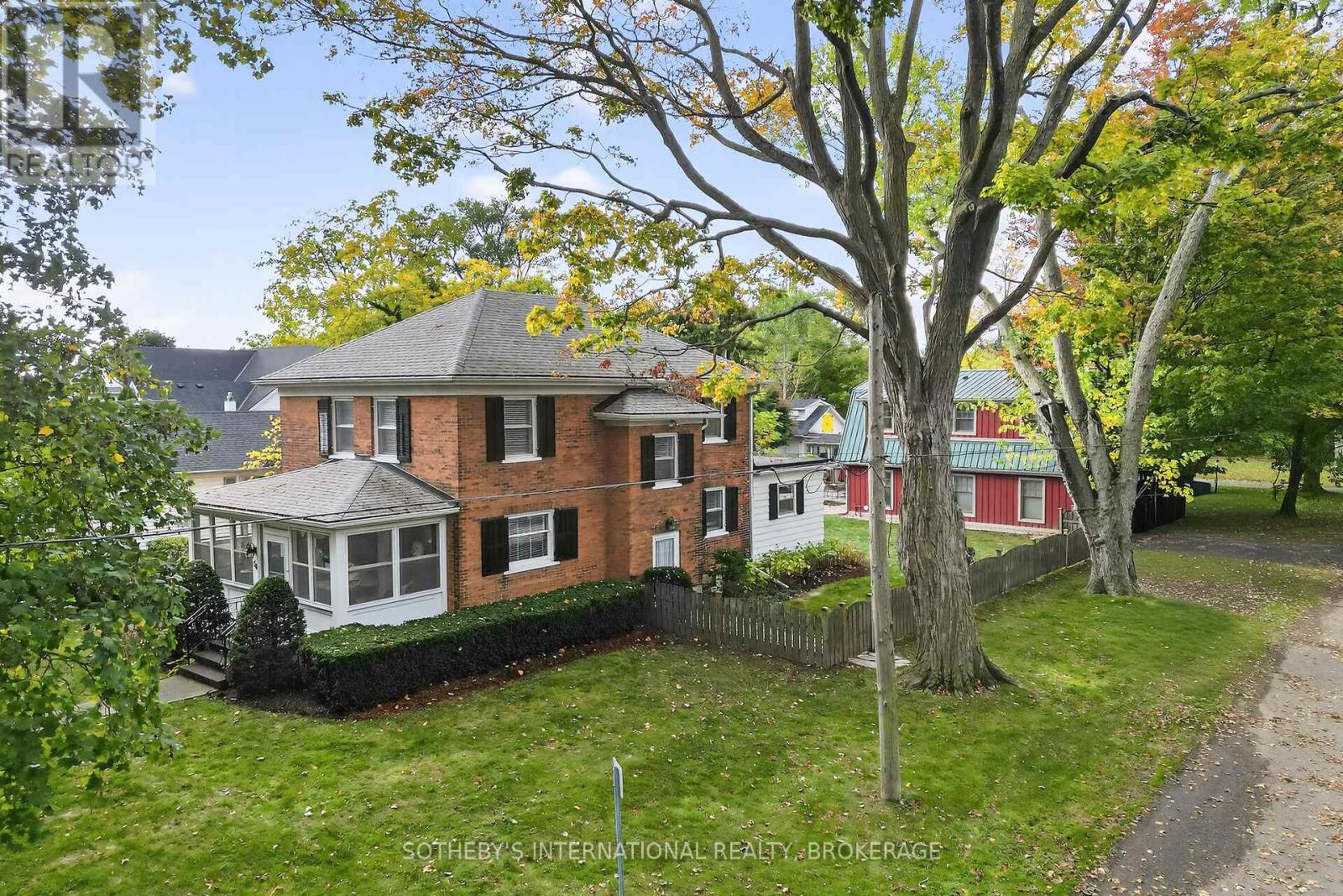 54 Platoff Street, Niagara-On-The-Lake, Ontario  L0S 1J0 - Photo 2 - X12931718