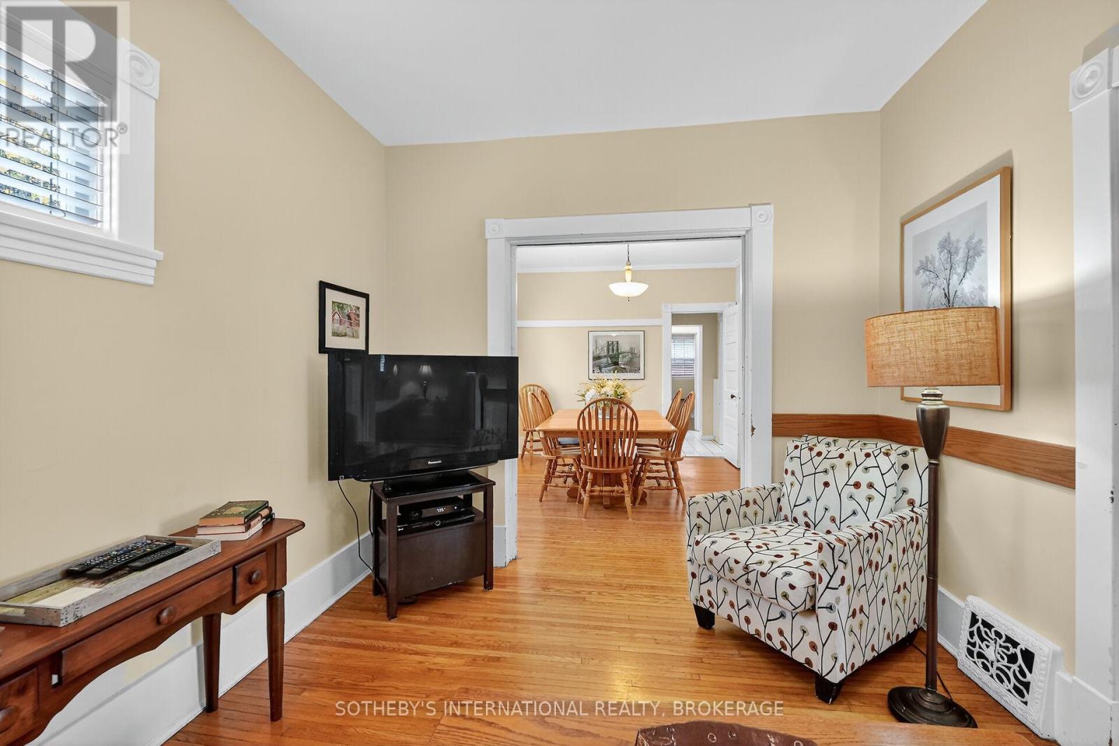 54 Platoff Street, Niagara-On-The-Lake, Ontario  L0S 1J0 - Photo 6 - X12931718