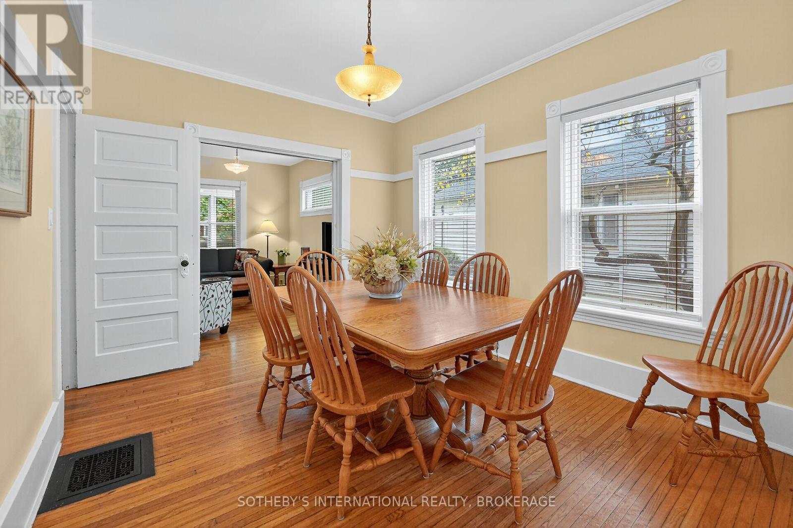 54 Platoff Street, Niagara-On-The-Lake, Ontario  L0S 1J0 - Photo 8 - X12931718