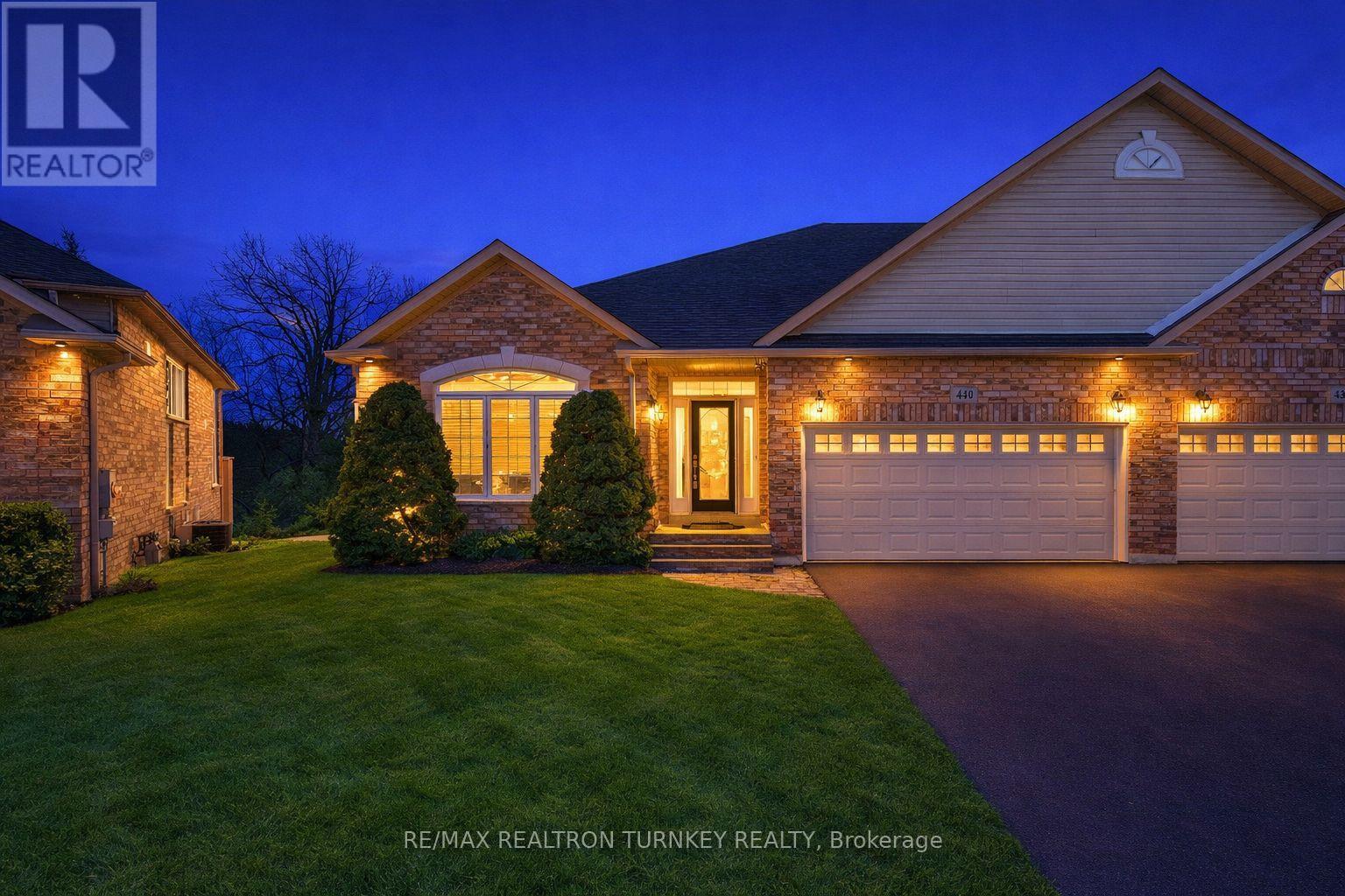 440 Morley Cook Crescent, Newmarket, Ontario  L3X 2M3 - Photo 3 - N12839592