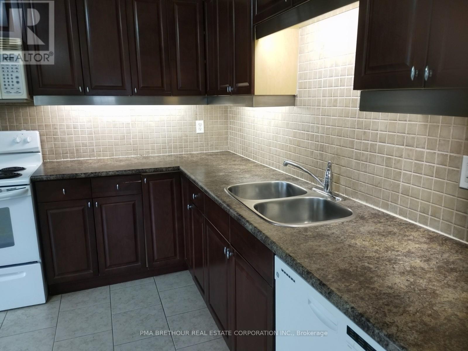 161 Henderson Avenue, Markham, Ontario  L3T 2L6 - Photo 6 - N12874284