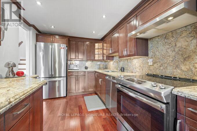 705 - 11 Wincott Drive, Toronto, Ontario  M9R 2R9 - Photo 18 - W12909644