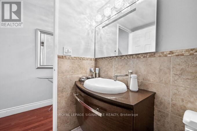 705 - 11 Wincott Drive, Toronto, Ontario  M9R 2R9 - Photo 32 - W12909644