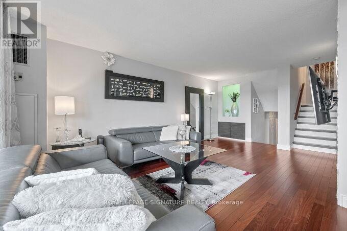 705 - 11 Wincott Drive, Toronto, Ontario  M9R 2R9 - Photo 12 - W12909644