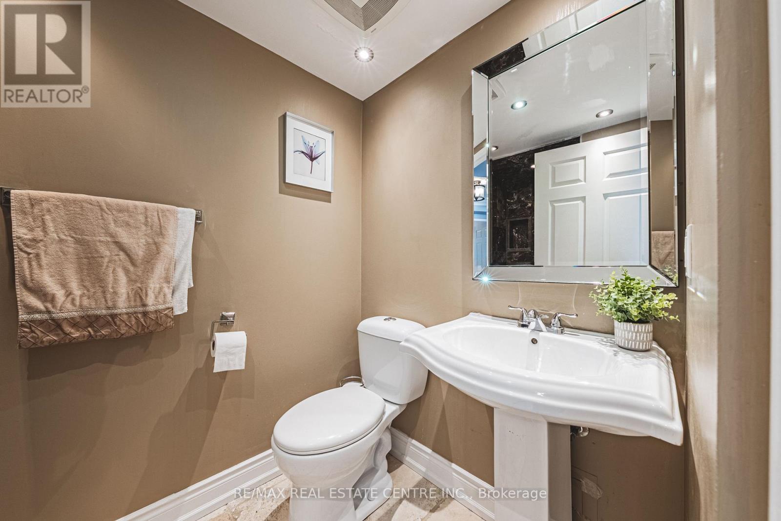 Ph1904 - 2155 Burnhamthorpe Road W, Mississauga, Ontario  L5L 5P4 - Photo 24 - W12931676