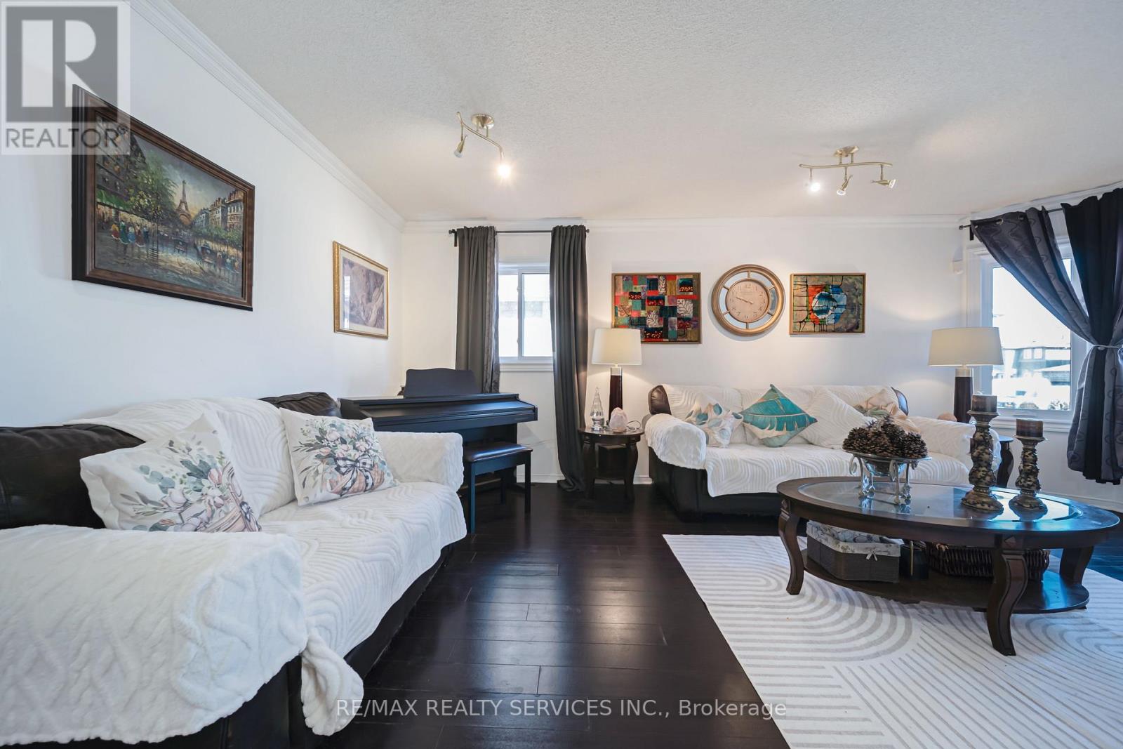 27 Suncrest Drive, Brampton, Ontario  L6X 4L5 - Photo 12 - W12931680