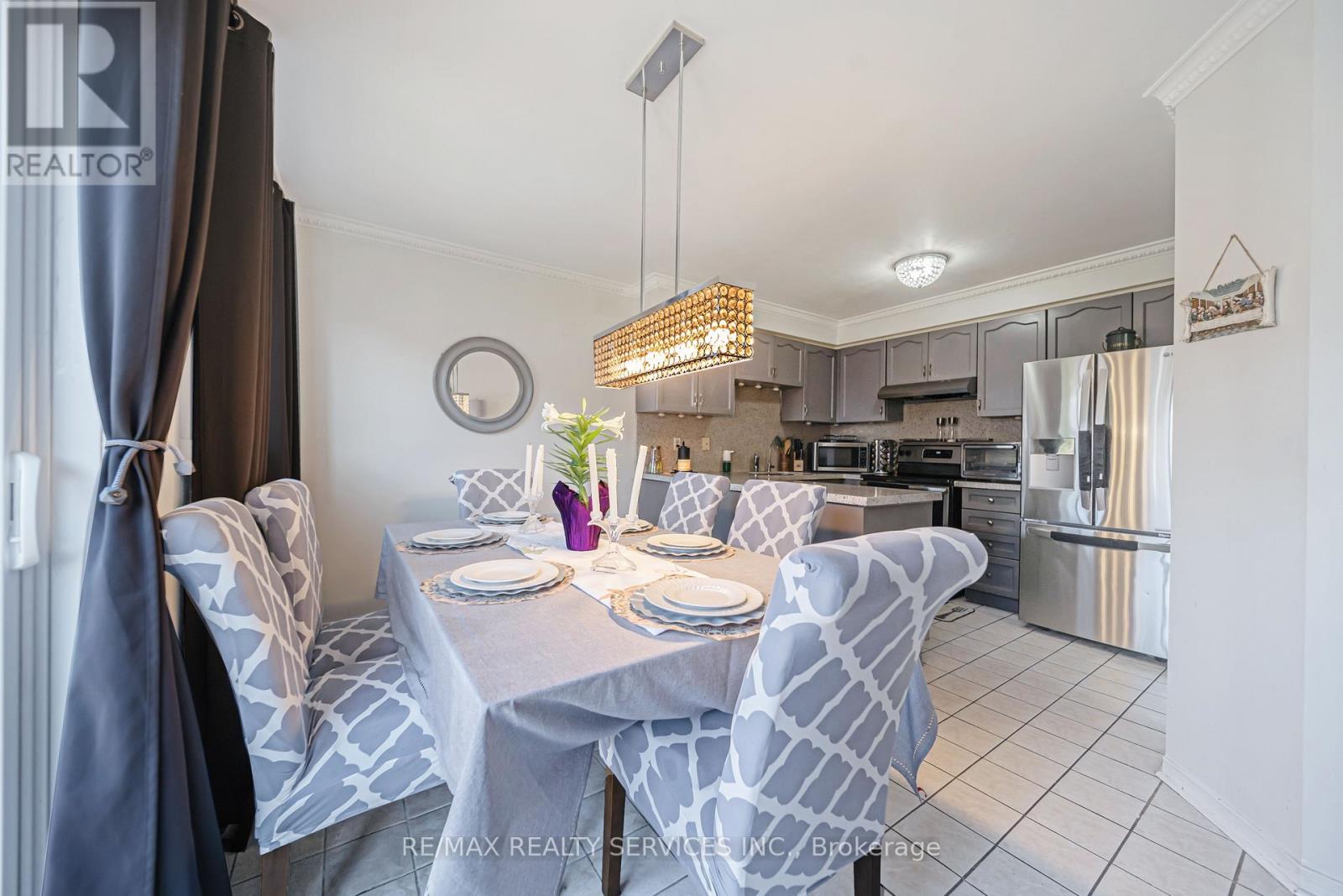 27 Suncrest Drive, Brampton, Ontario  L6X 4L5 - Photo 20 - W12931680